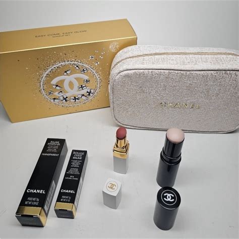 easy come easy glow chanel|CHANEL EASY COME, EASY GLOW Makeup Set .